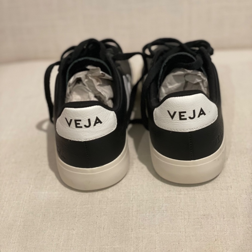 Veja Shoes - Picture 3 of 4